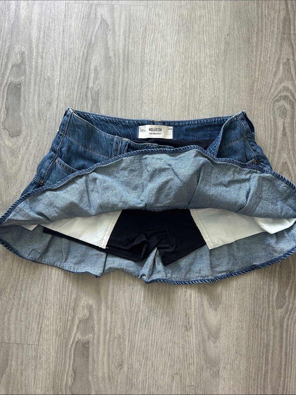 Hollister Blue Denim Pleated Mini Skirt - Picture 2 of 3